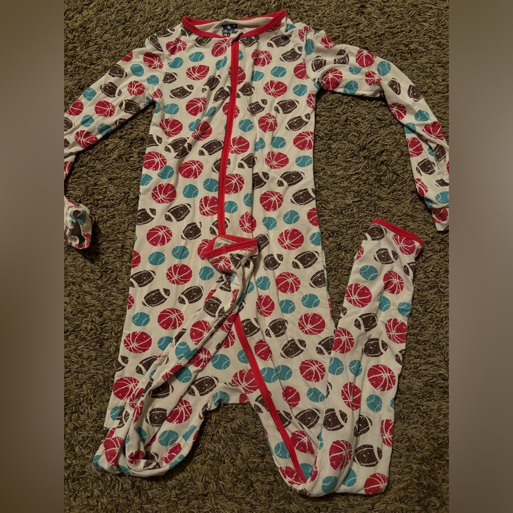 Kickee pants outfit